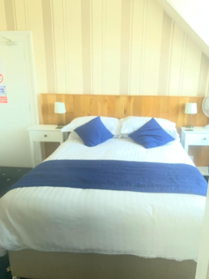 Hotel Burnett Arms à Inverurie Extérieur photo
