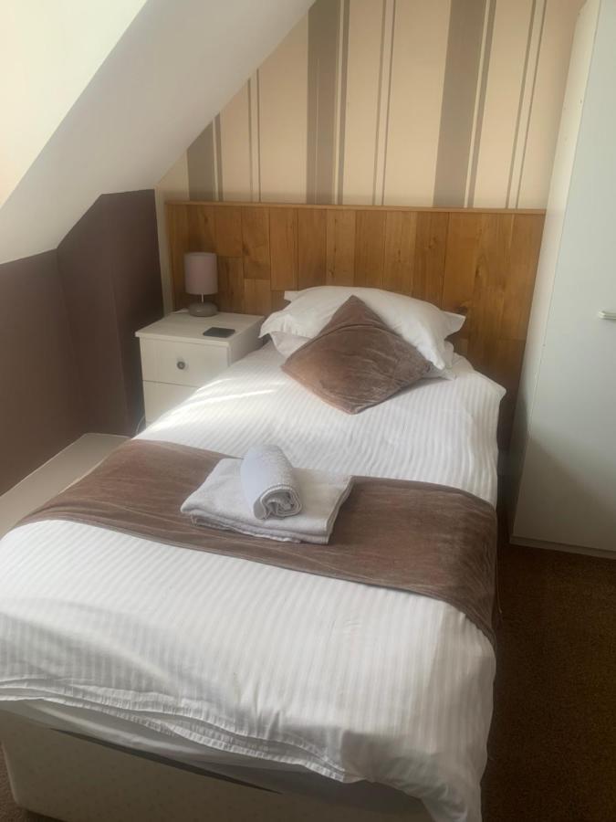 Hotel Burnett Arms à Inverurie Extérieur photo