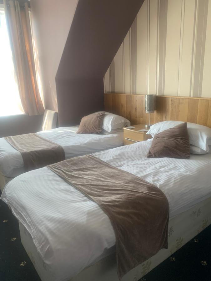 Hotel Burnett Arms à Inverurie Extérieur photo