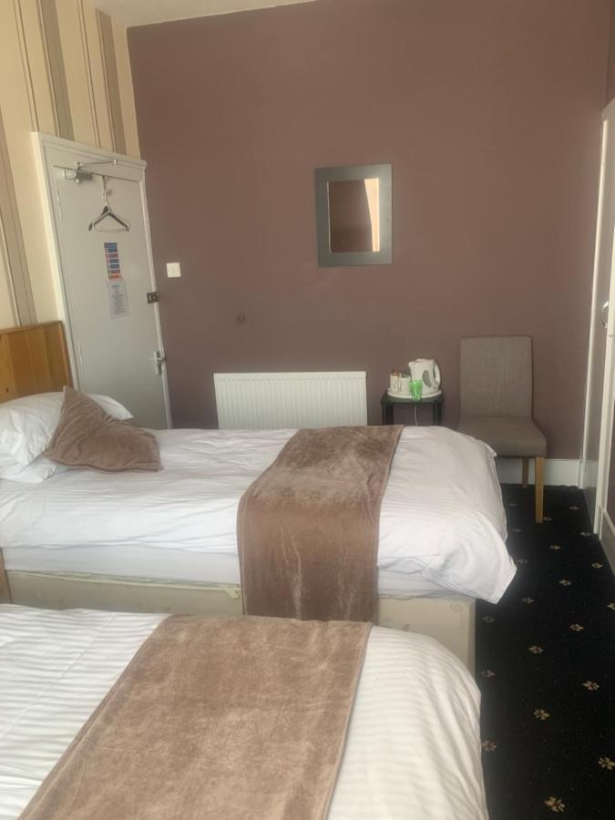 Hotel Burnett Arms à Inverurie Extérieur photo