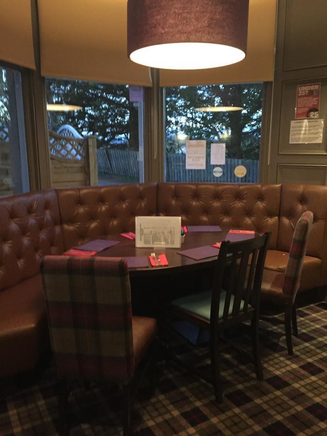 Hotel Burnett Arms à Inverurie Extérieur photo