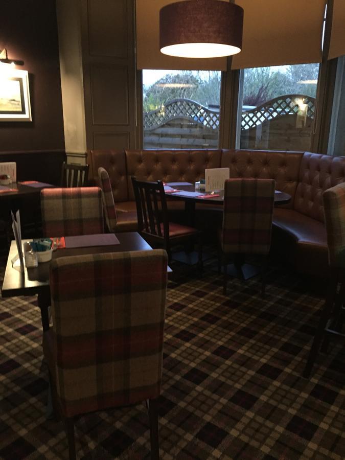 Hotel Burnett Arms à Inverurie Extérieur photo
