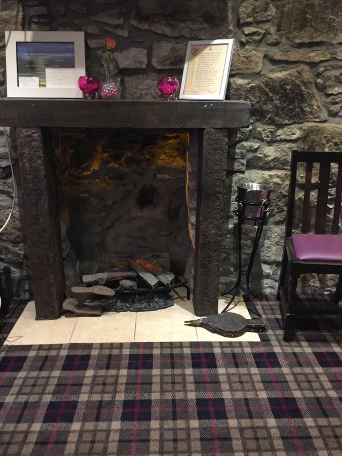 Hotel Burnett Arms à Inverurie Extérieur photo