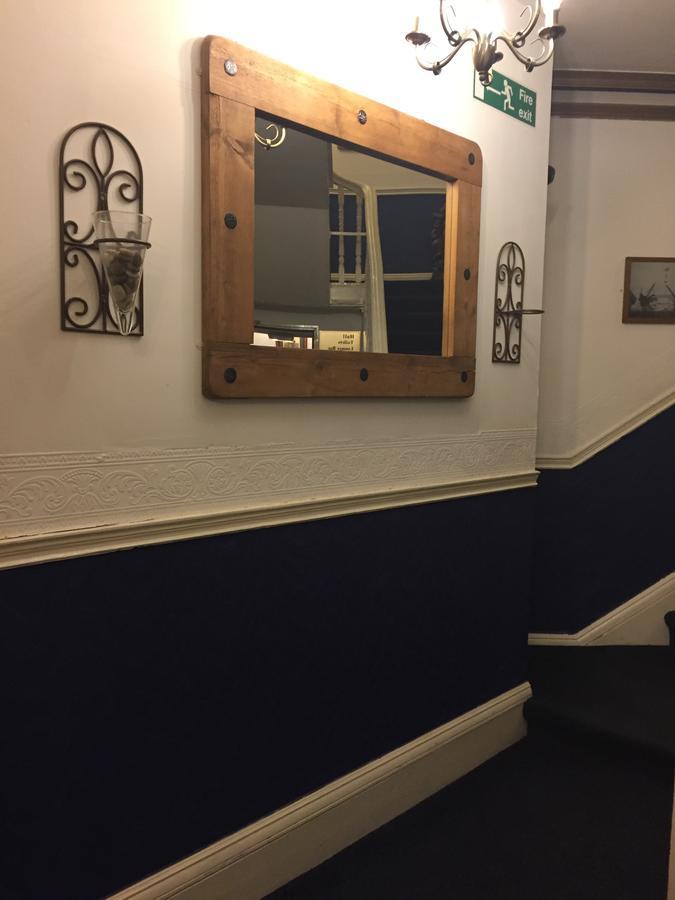 Hotel Burnett Arms à Inverurie Extérieur photo